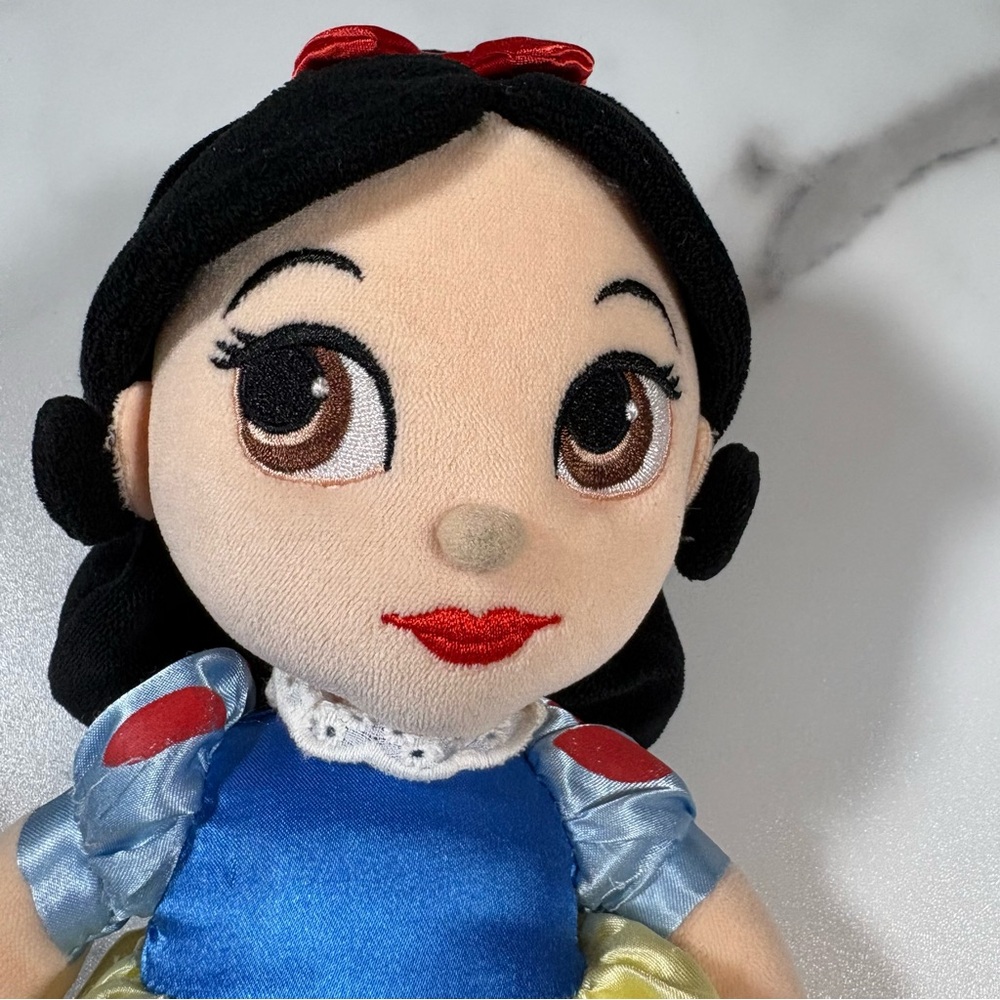Disney Animators' Collection Snow White Plush Doll - Picture 3 of 6
